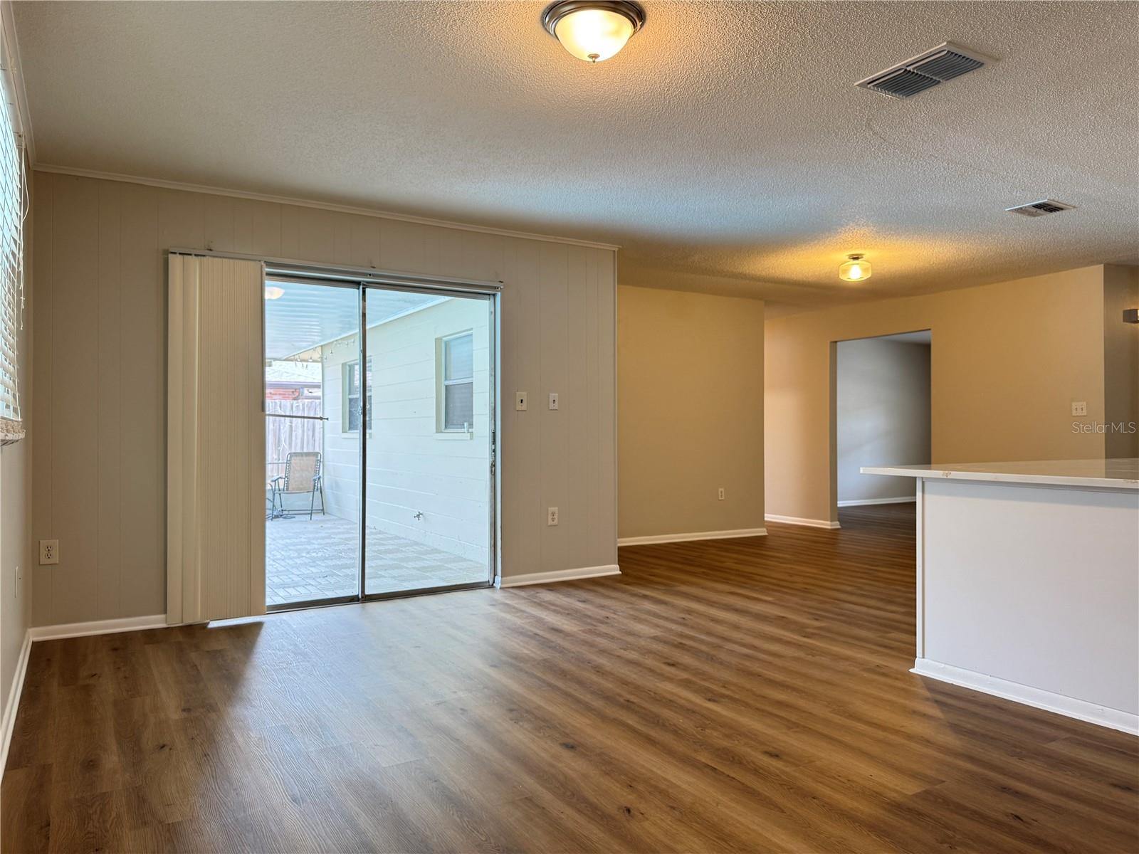 LAKE PARKER ESTATES - Residential Lease