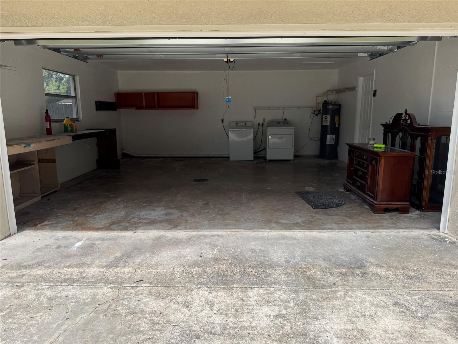 LAKE PARKER ESTATES - Residential Lease