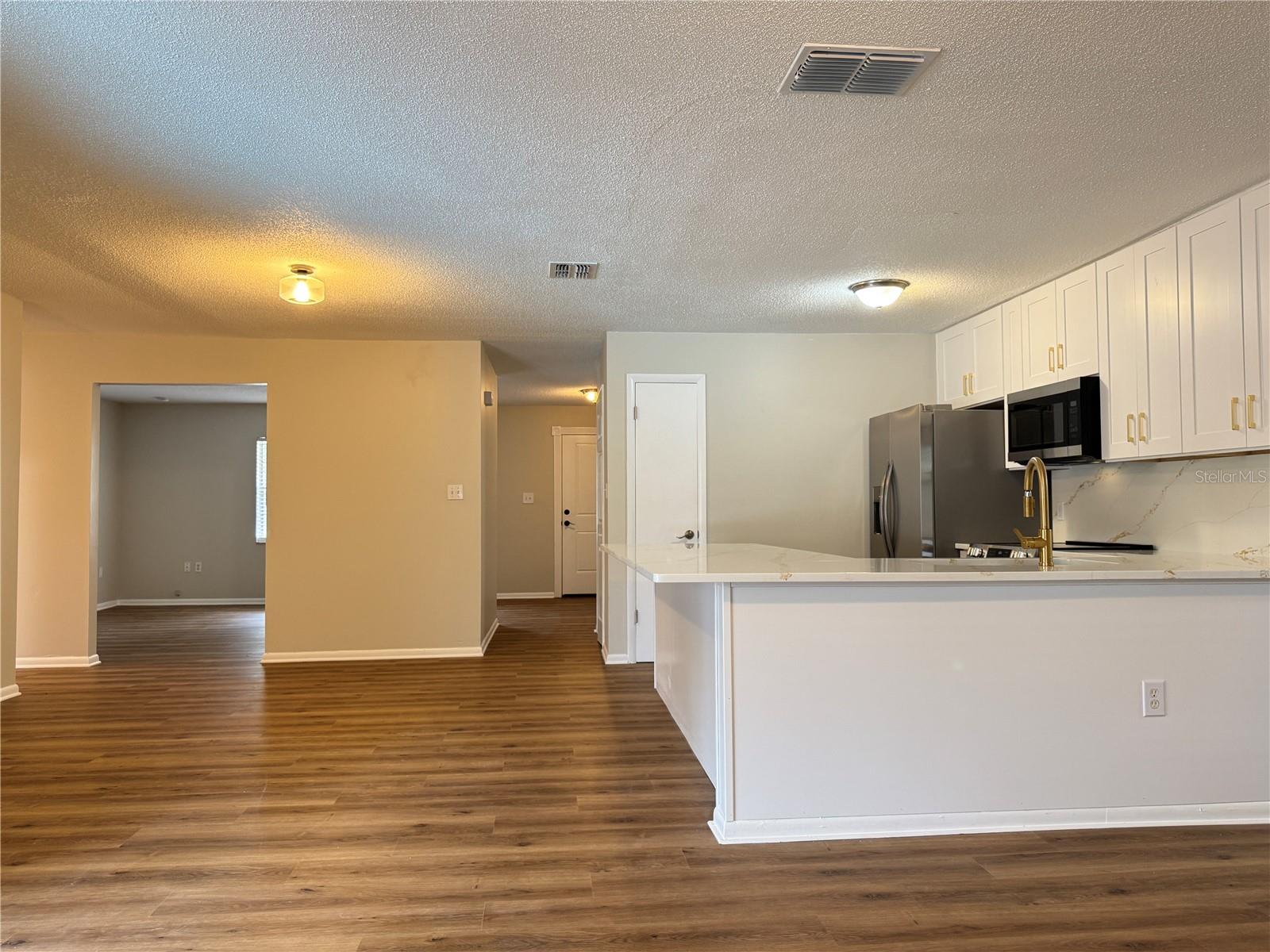 LAKE PARKER ESTATES - Residential Lease