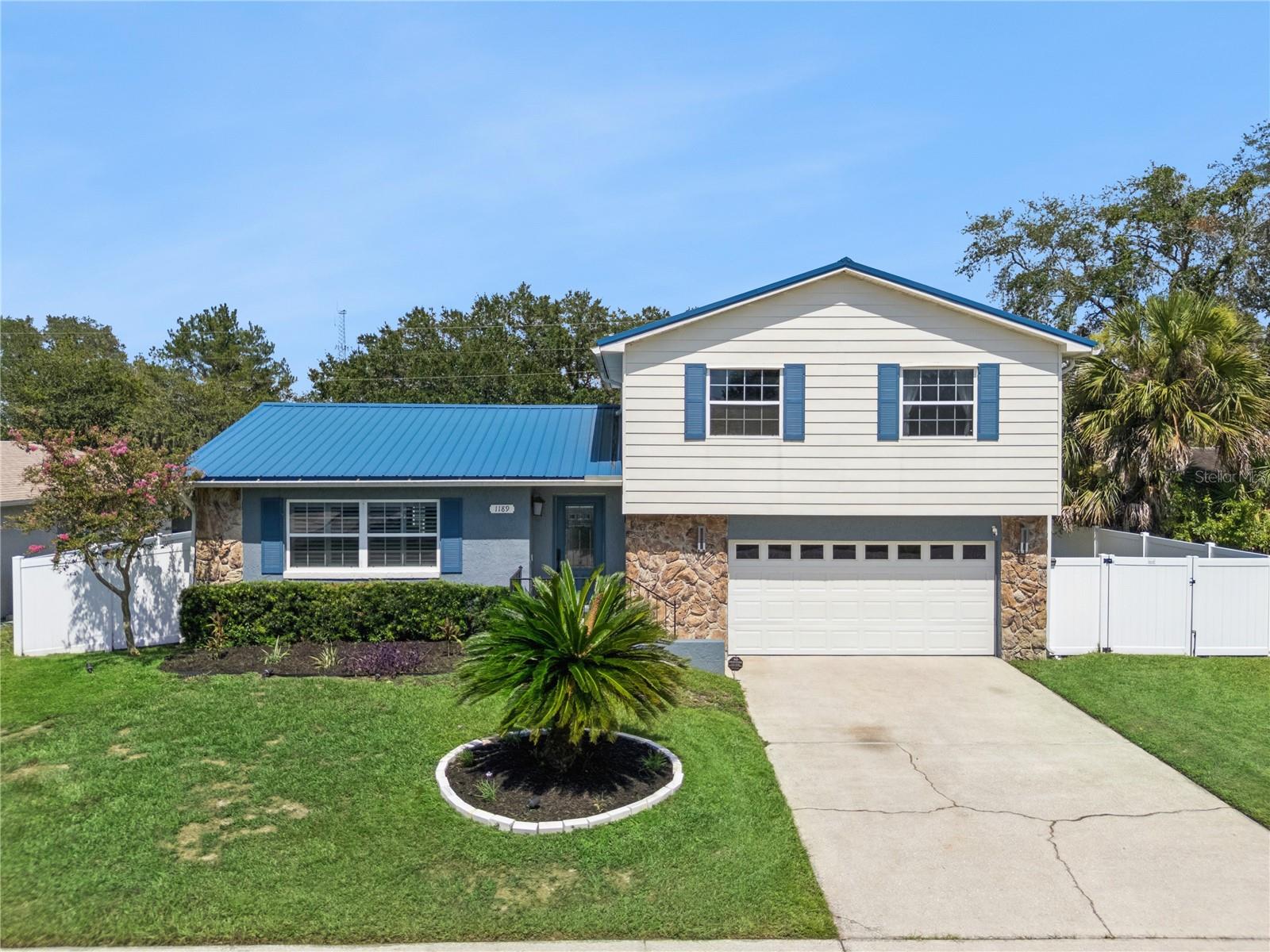 1189 LAZY HOLLOW PLACE