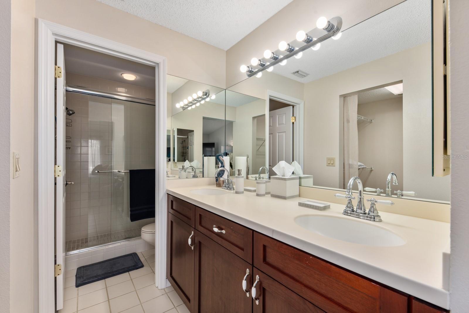 ASHTON LAKES 03 - Residential Lease
