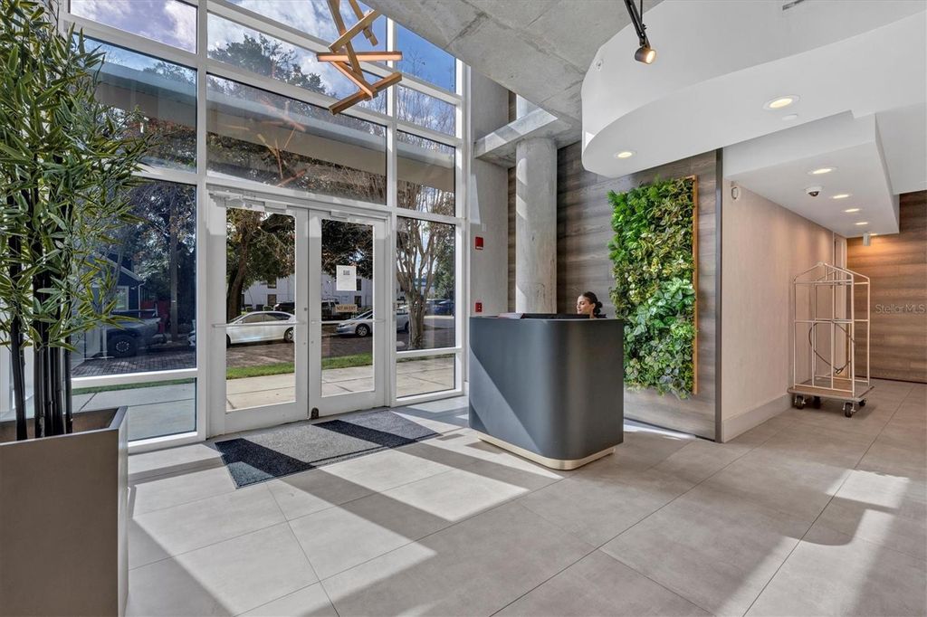 Photo of 525 E Jackson Street, Orlando, FL 32801 (MLS # O6367292)