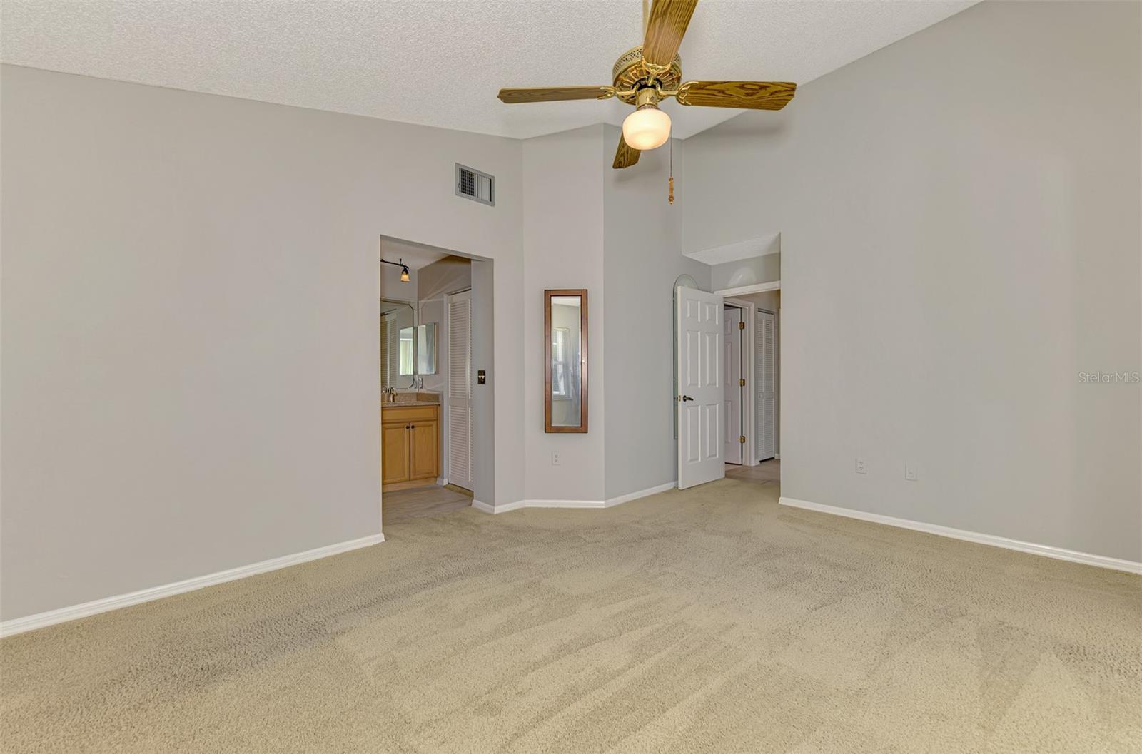 LONG COMMON - Residential