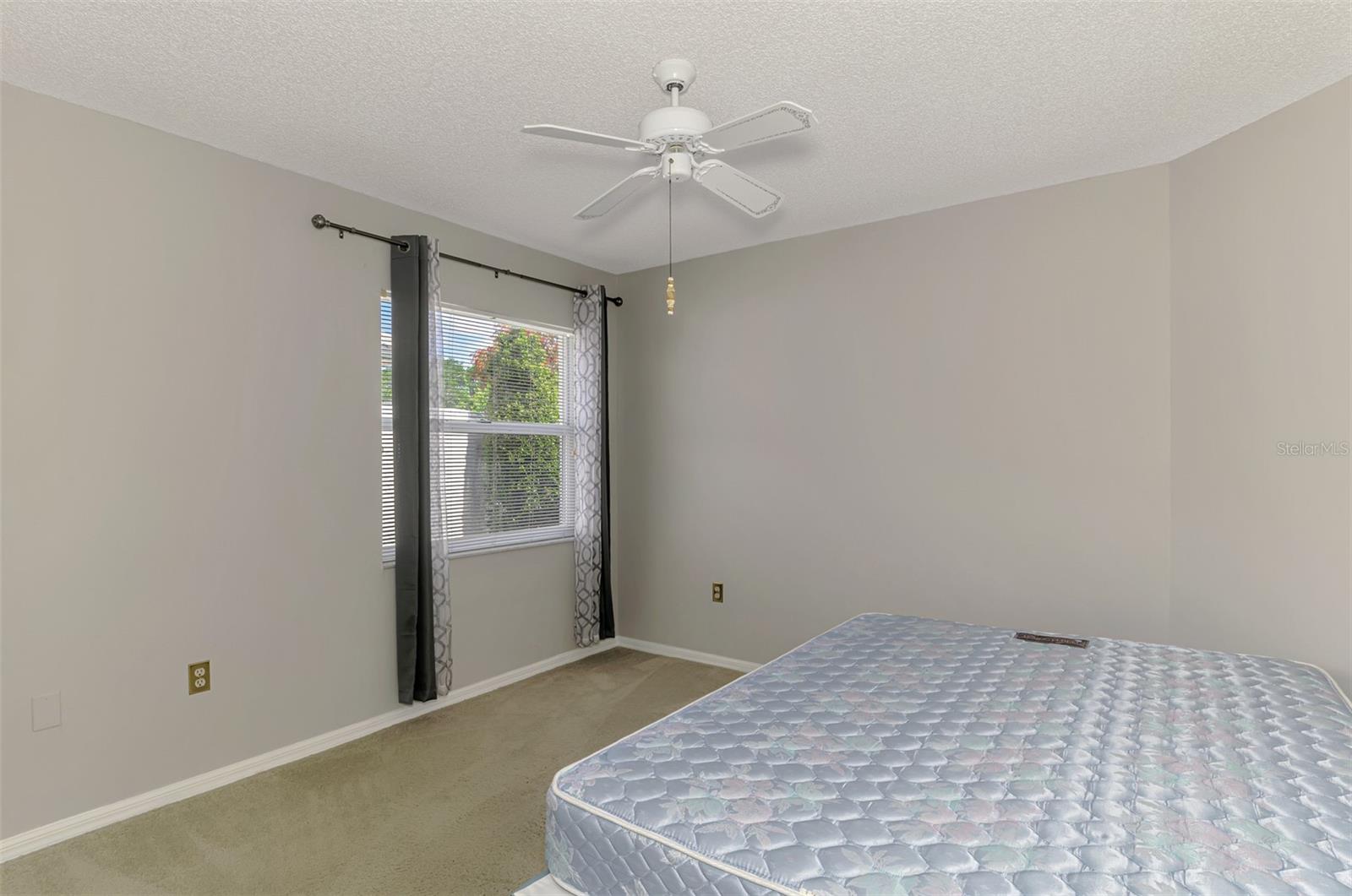 LONG COMMON - Residential