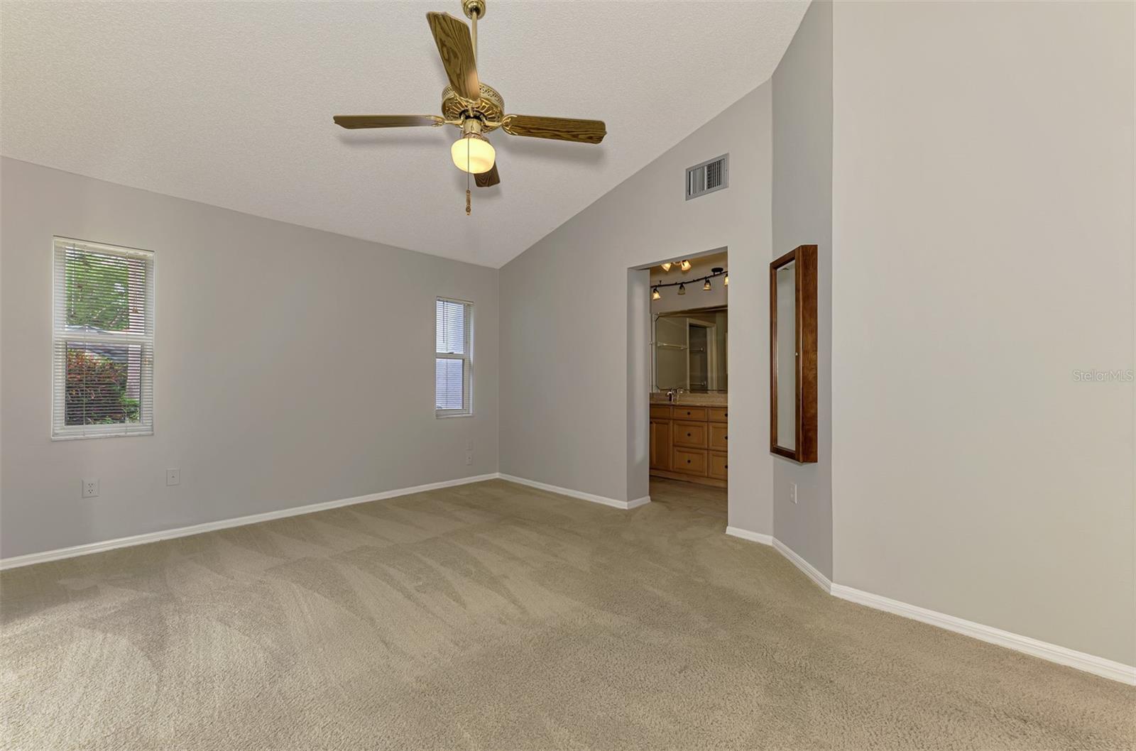 LONG COMMON - Residential