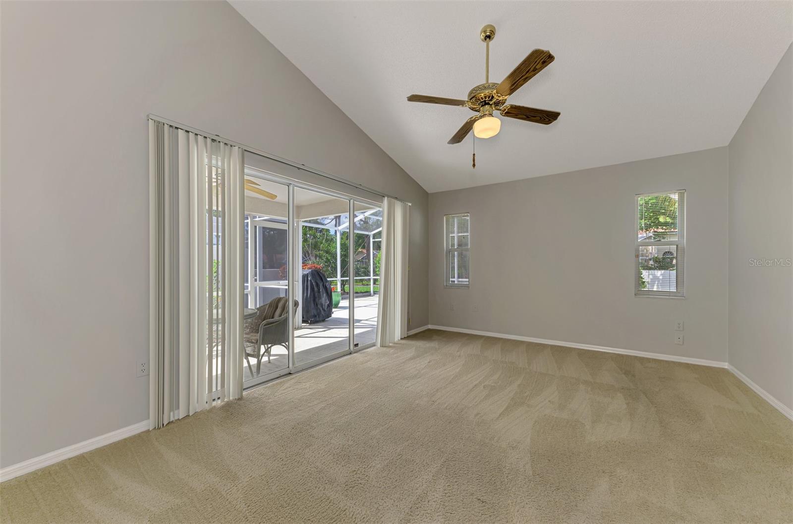 LONG COMMON - Residential