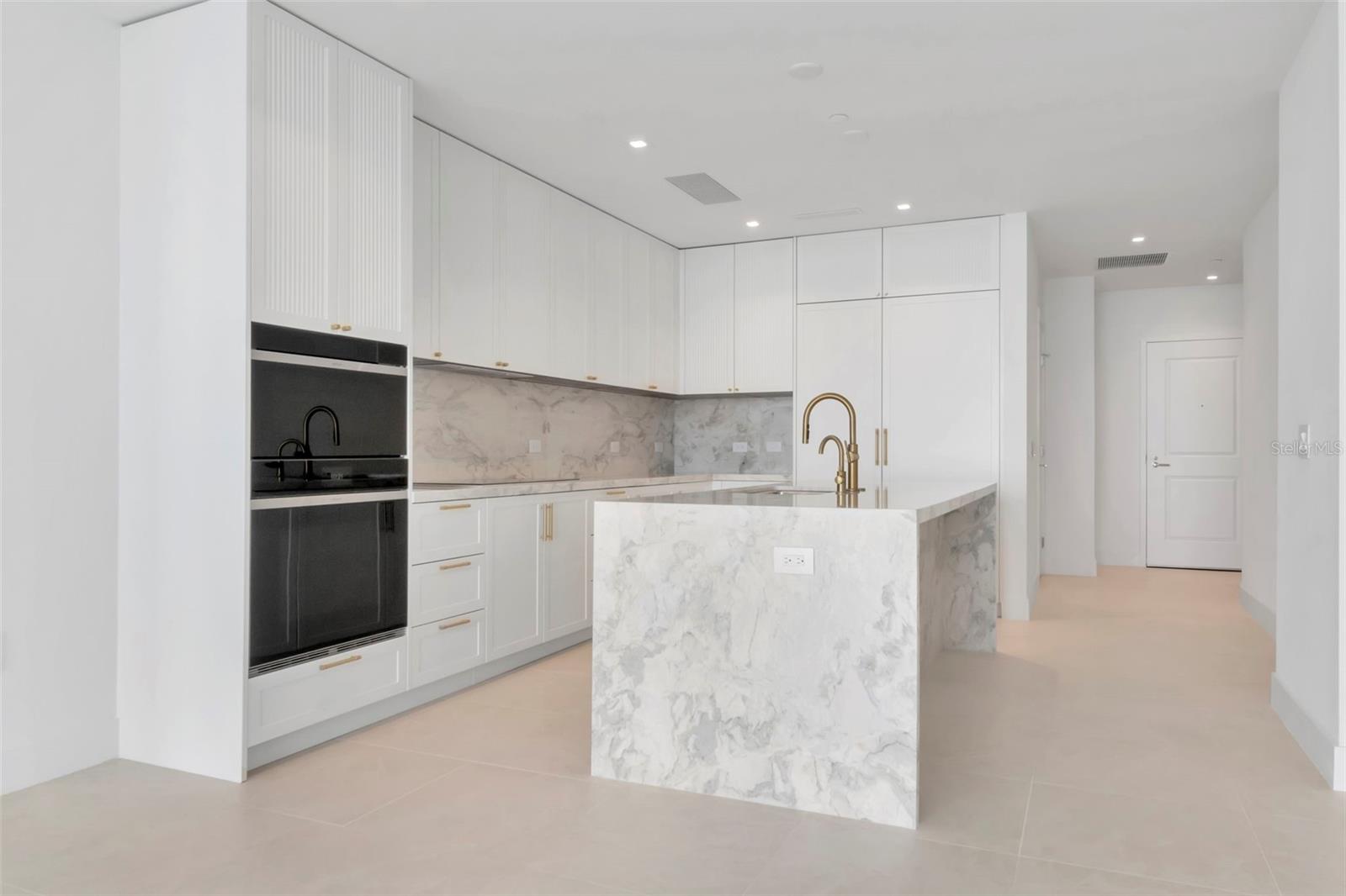 BAYSHORE YSABELLA CONDOMINIUM - Residential