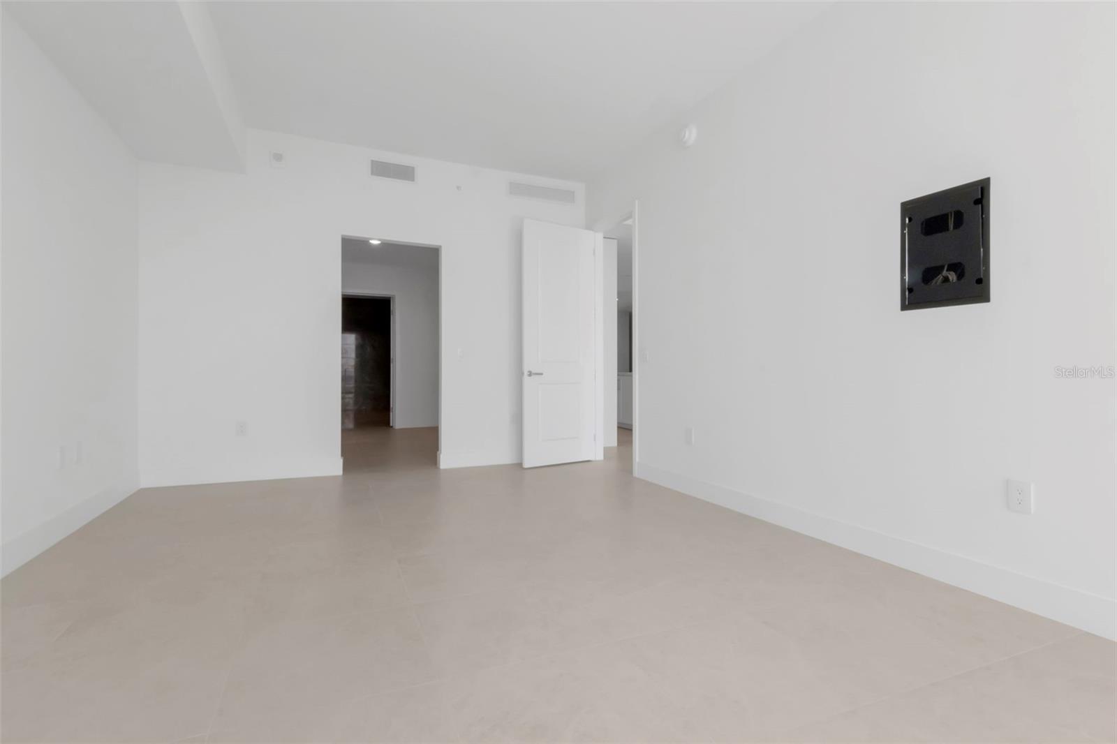 BAYSHORE YSABELLA CONDOMINIUM - Residential