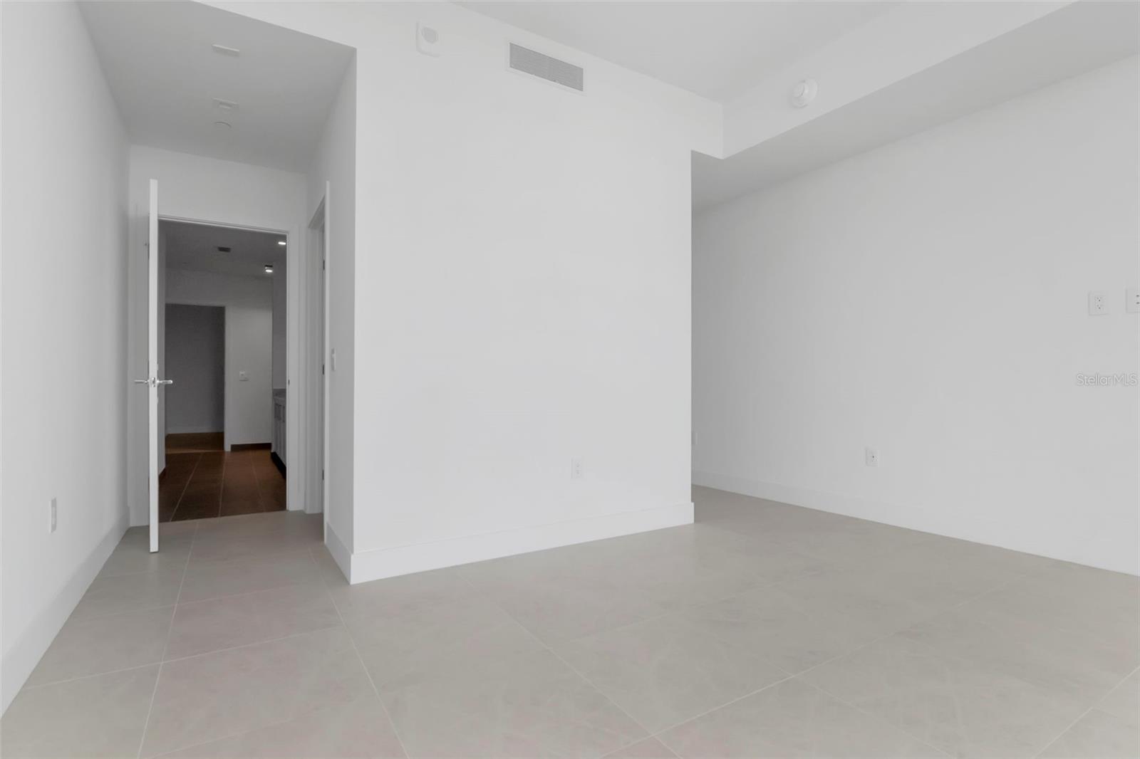 BAYSHORE YSABELLA CONDOMINIUM - Residential