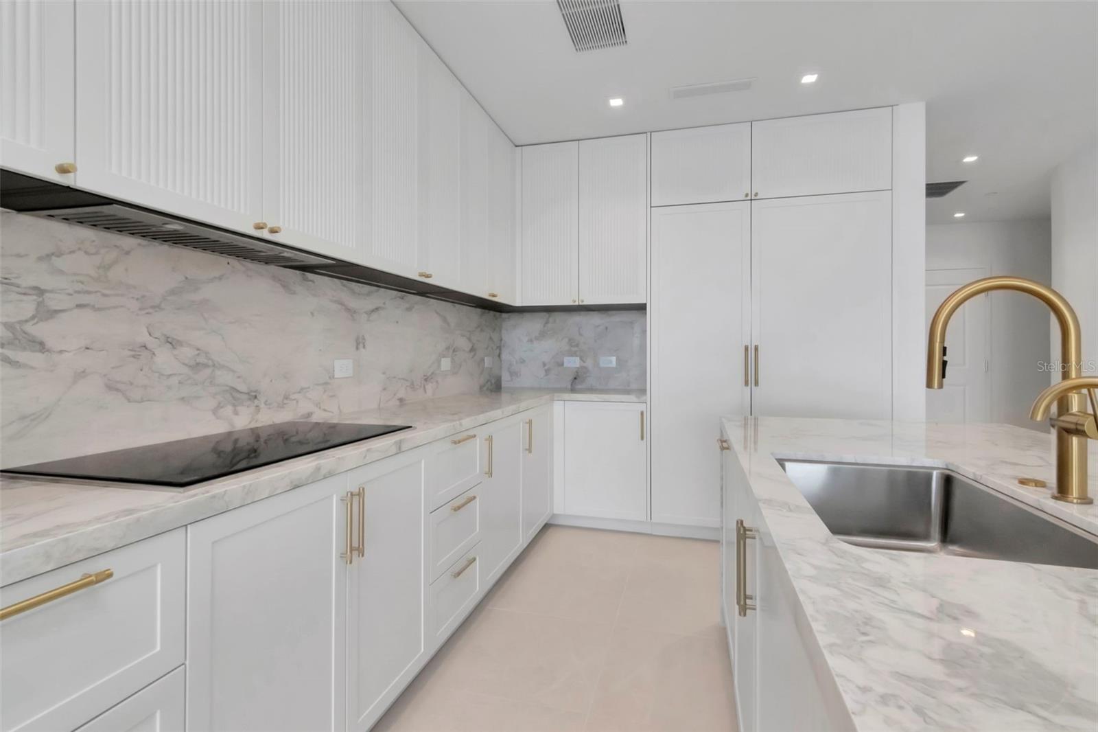 BAYSHORE YSABELLA CONDOMINIUM - Residential