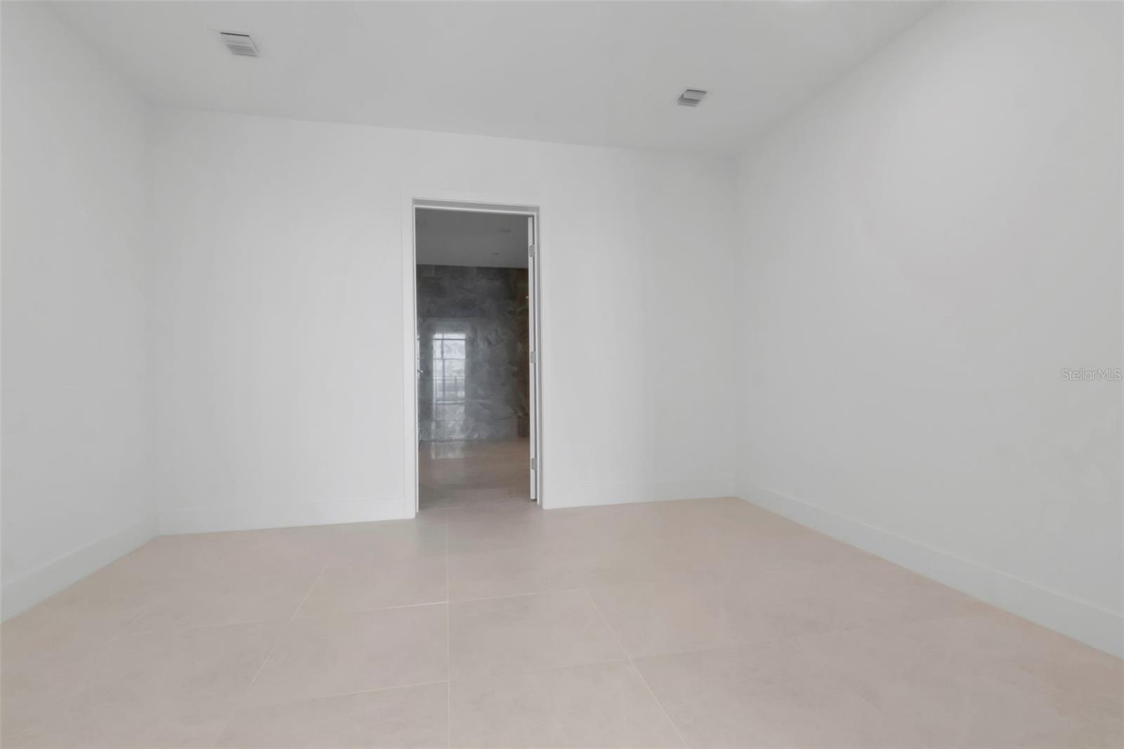 BAYSHORE YSABELLA CONDOMINIUM - Residential