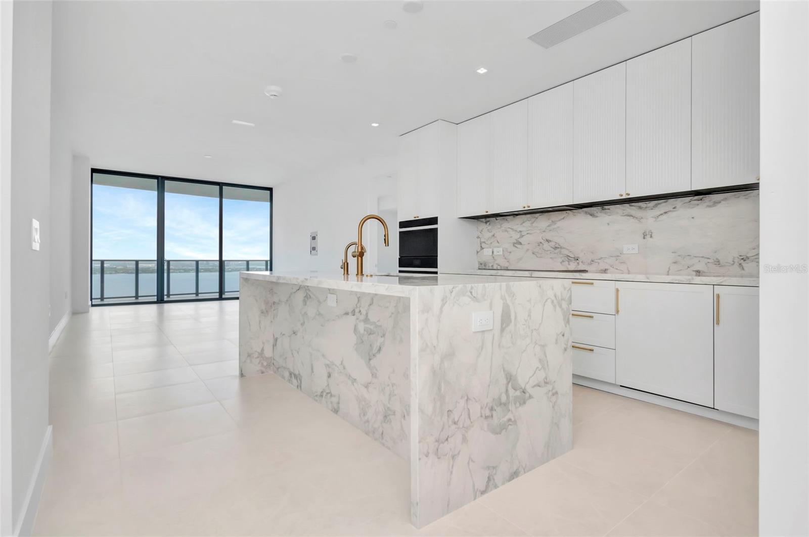 BAYSHORE YSABELLA CONDOMINIUM - Residential