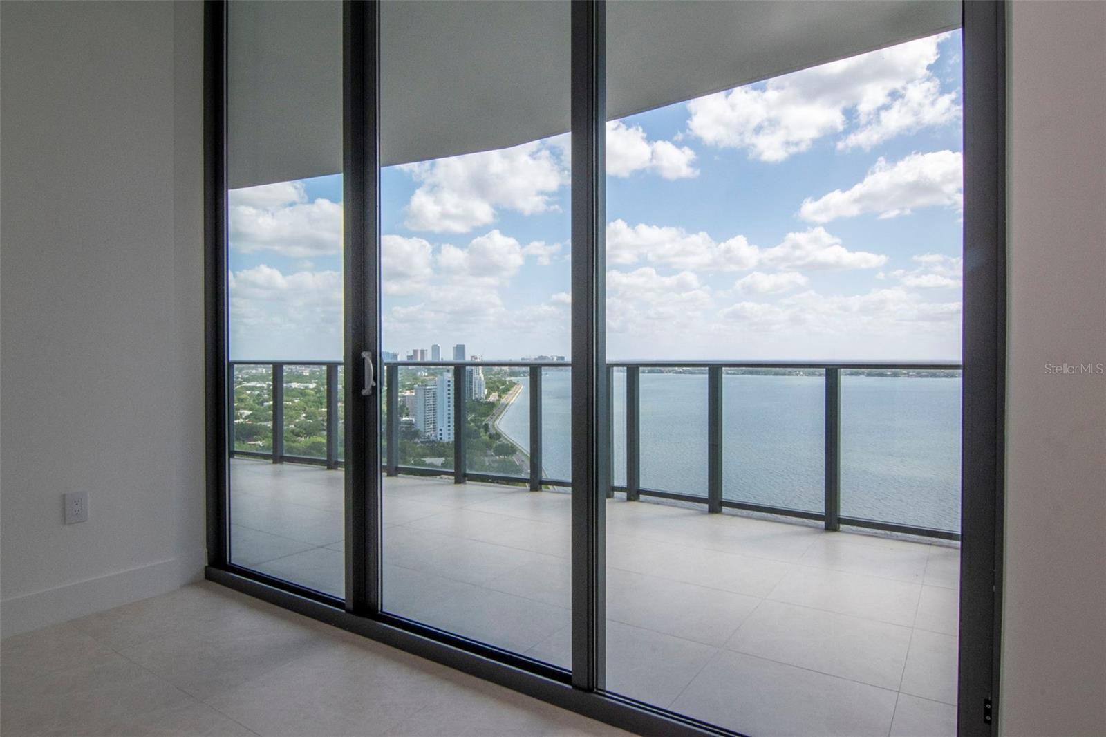 BAYSHORE YSABELLA CONDOMINIUM - Residential