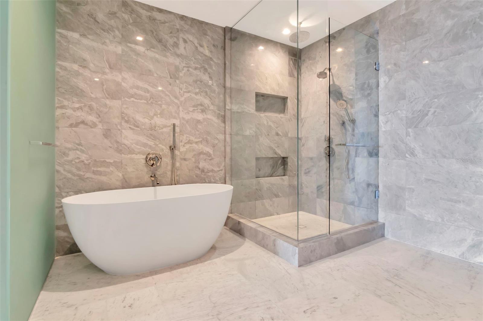BAYSHORE YSABELLA CONDOMINIUM - Residential