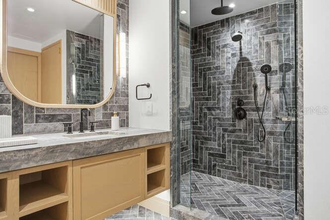 BAYSHORE YSABELLA CONDOMINIUM - Residential