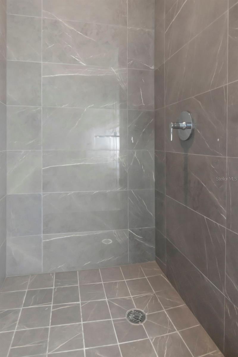 BAYSHORE YSABELLA CONDOMINIUM - Residential