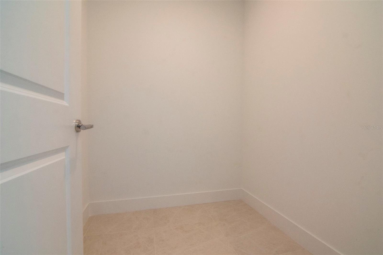 BAYSHORE YSABELLA CONDOMINIUM - Residential