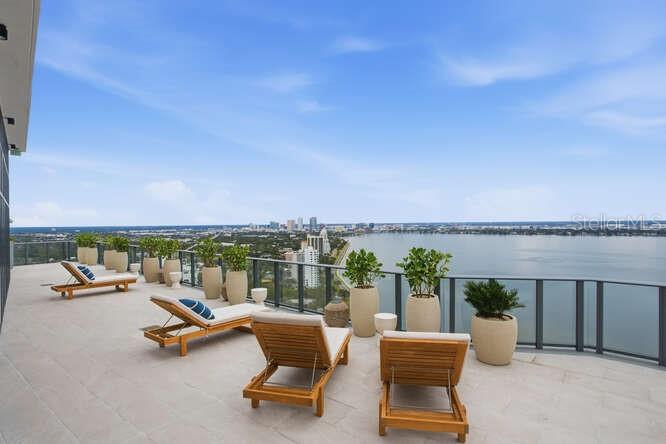 BAYSHORE YSABELLA CONDOMINIUM - Residential