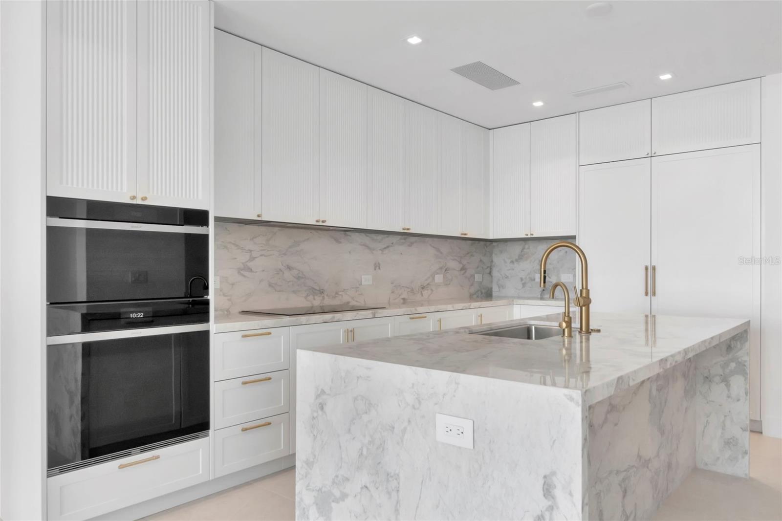 BAYSHORE YSABELLA CONDOMINIUM - Residential