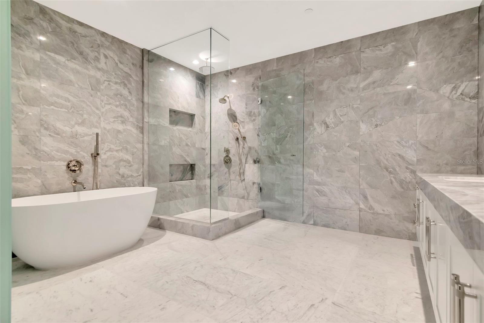 BAYSHORE YSABELLA CONDOMINIUM - Residential
