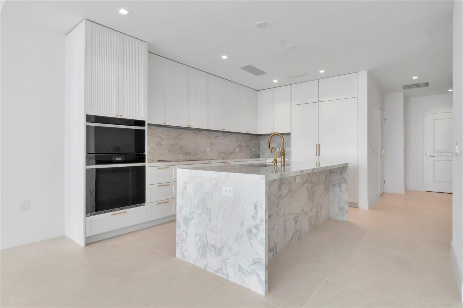 BAYSHORE YSABELLA CONDOMINIUM - Residential