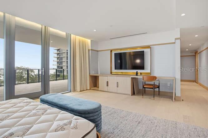 BAYSHORE YSABELLA CONDOMINIUM - Residential