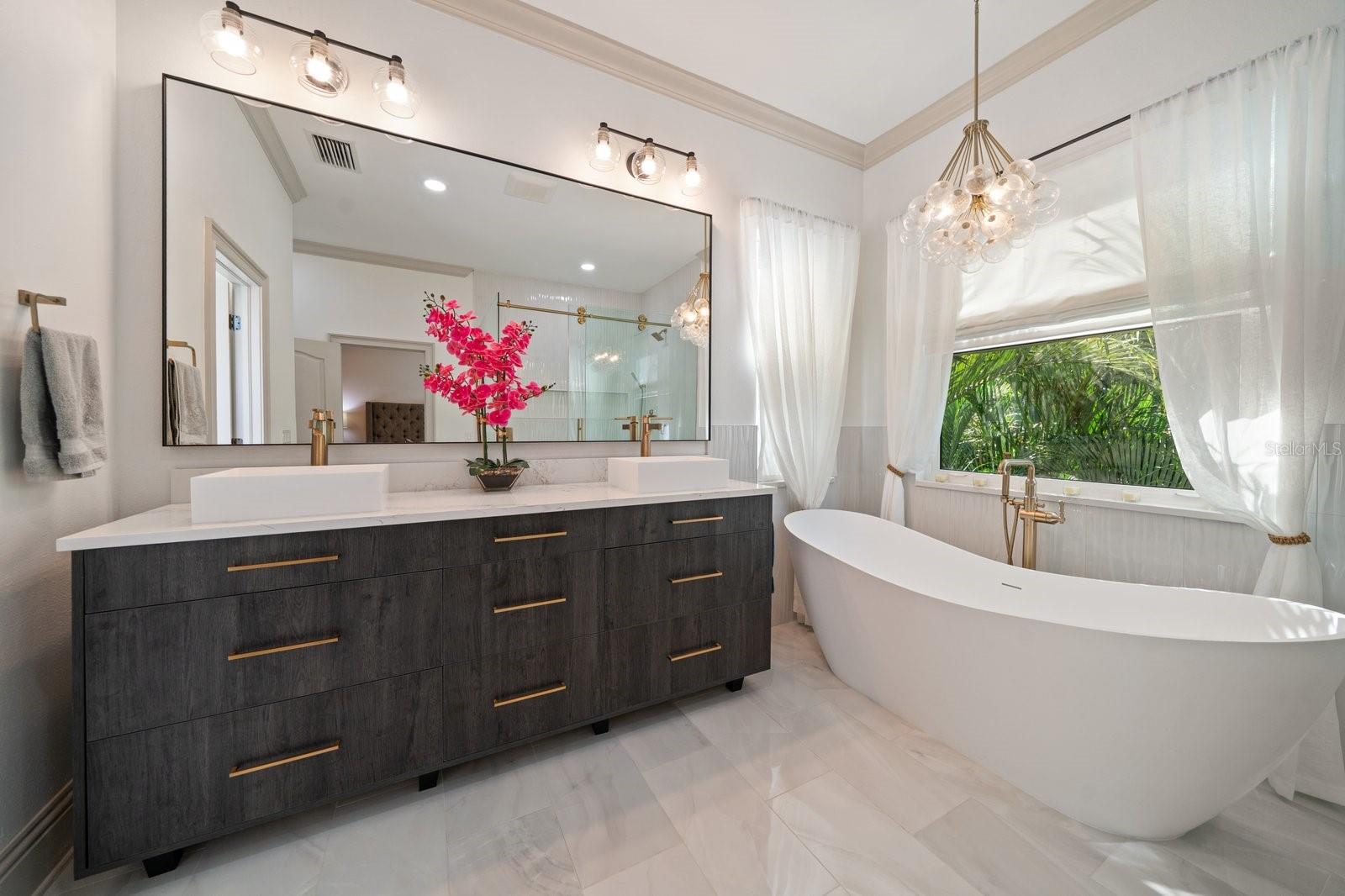 DAVIS ISLANDS - Residential