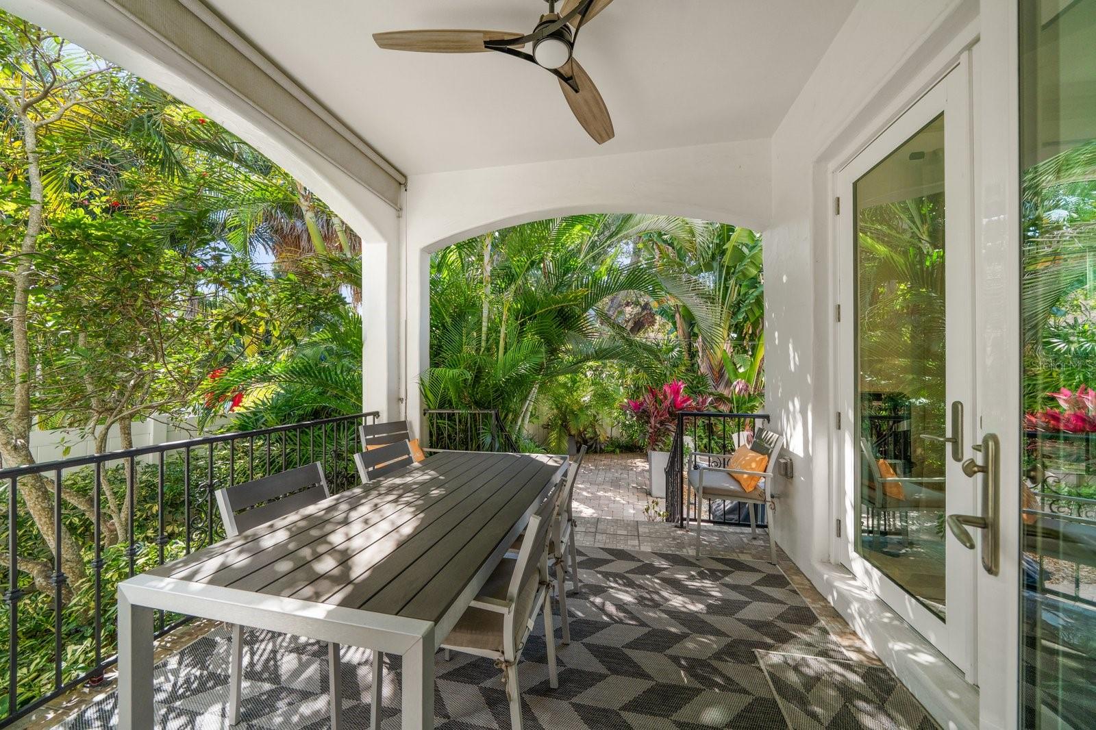 DAVIS ISLANDS - Residential