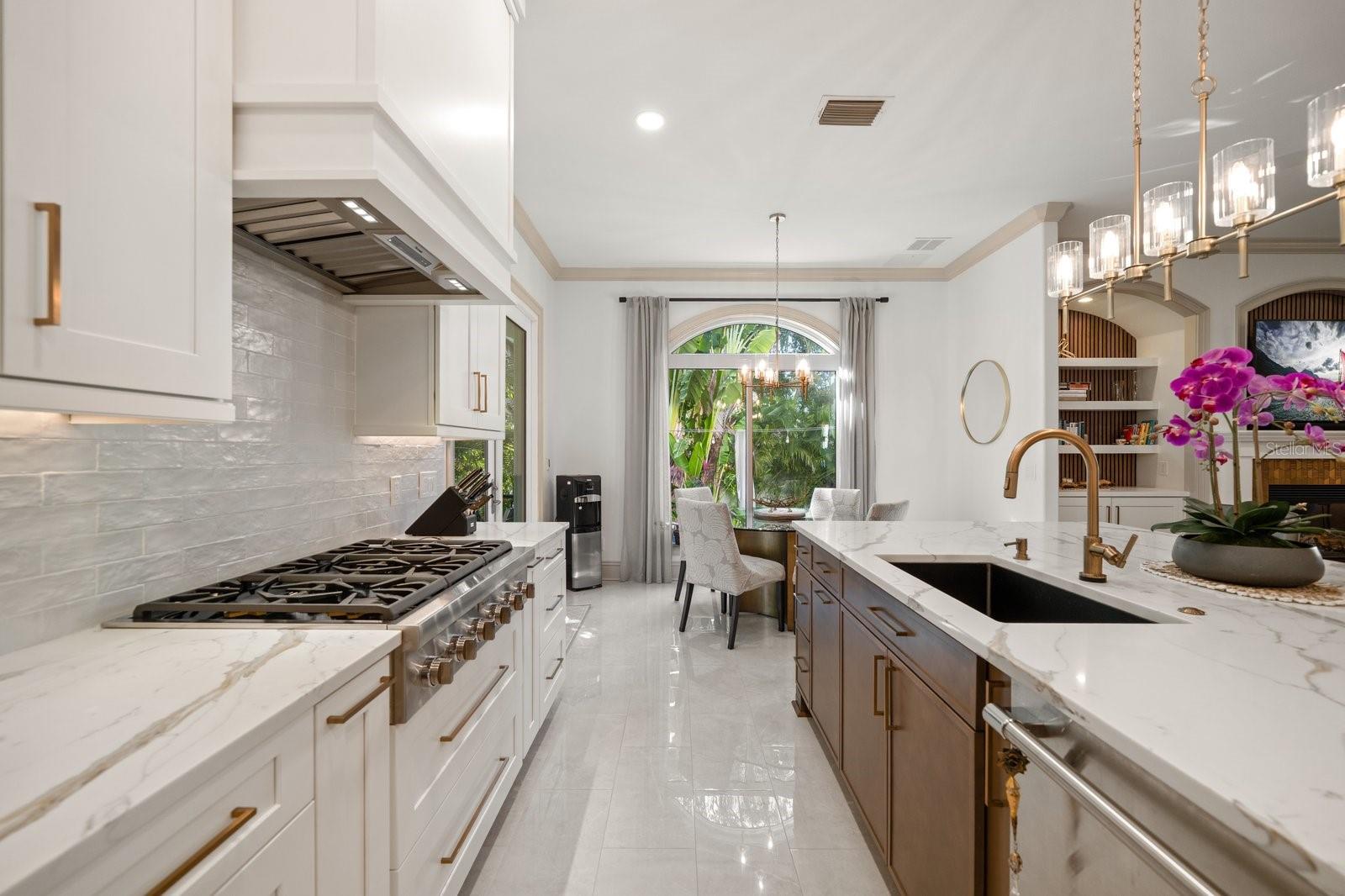 DAVIS ISLANDS - Residential