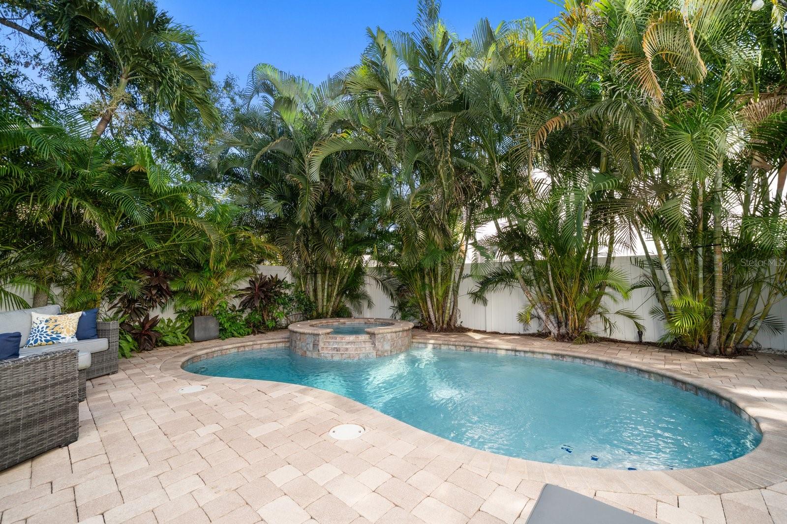 DAVIS ISLANDS - Residential