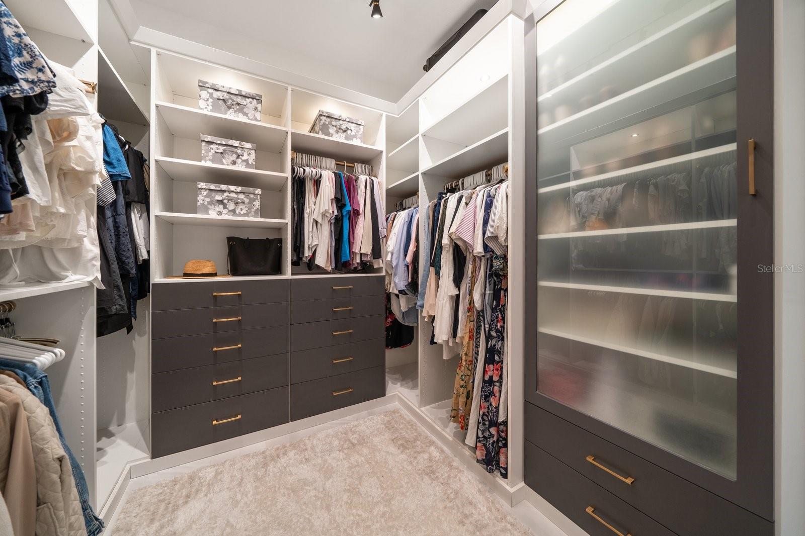 DAVIS ISLANDS - Residential