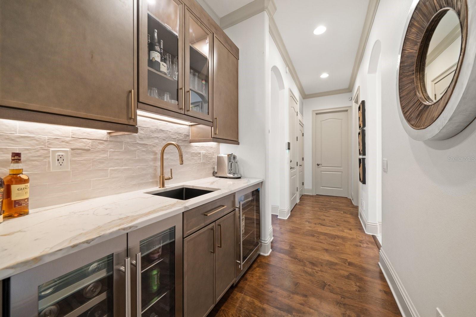 DAVIS ISLANDS - Residential