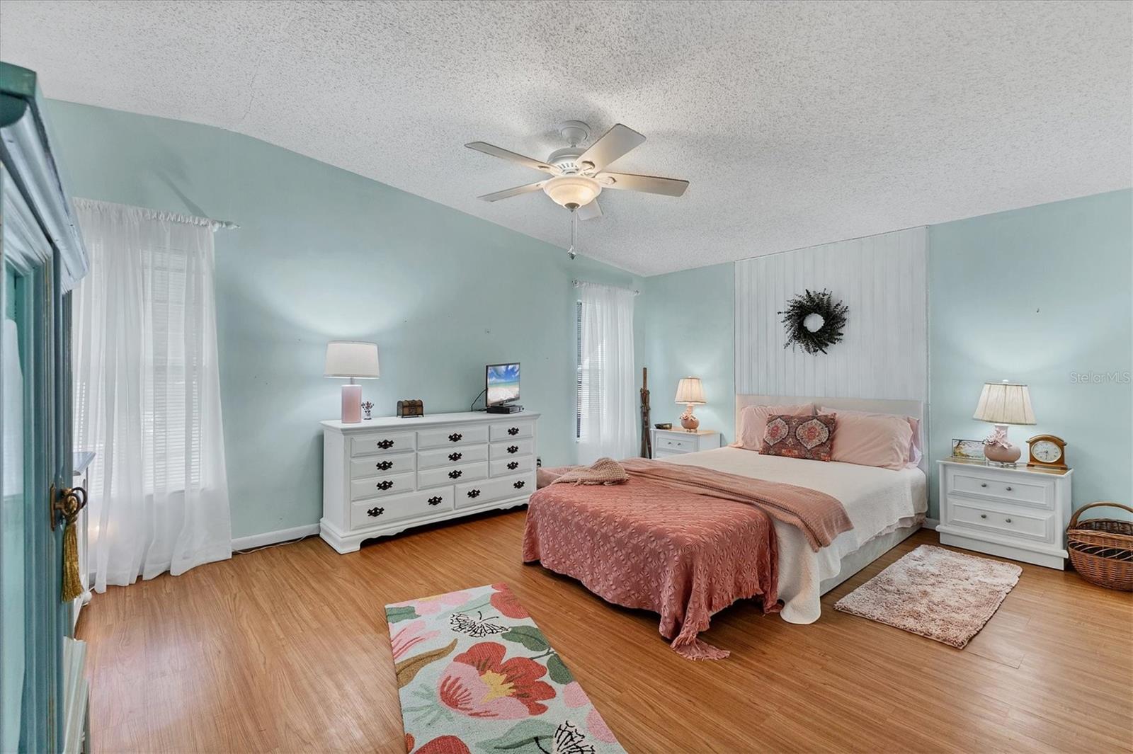 SHADOW BROOK MOBILE HOME - Residential