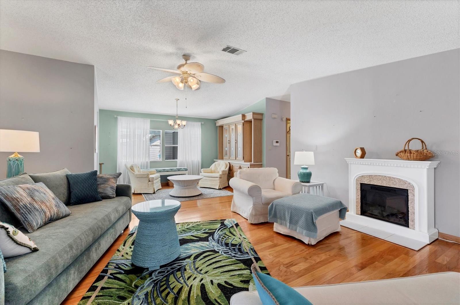 SHADOW BROOK MOBILE HOME - Residential