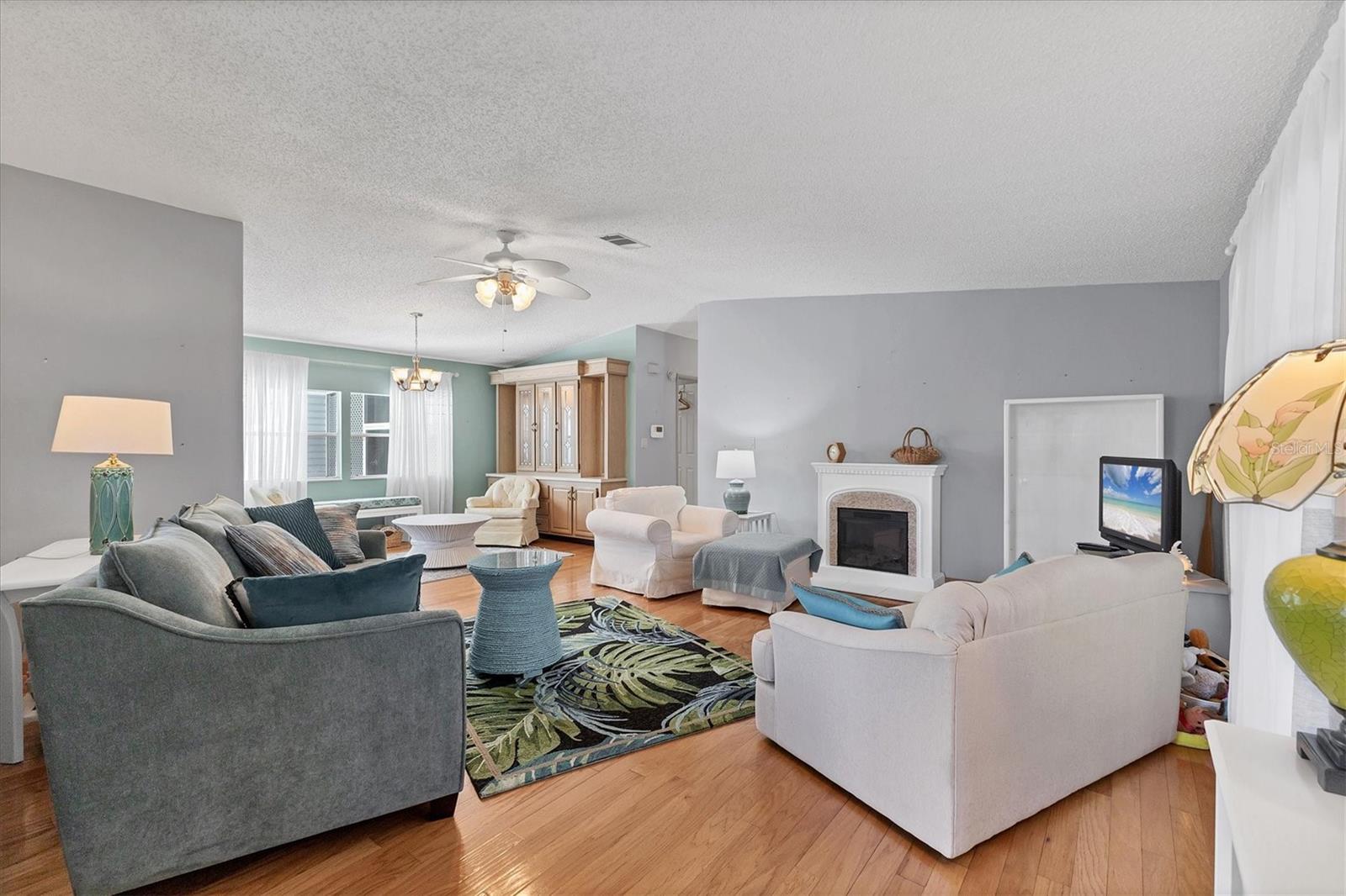 SHADOW BROOK MOBILE HOME - Residential