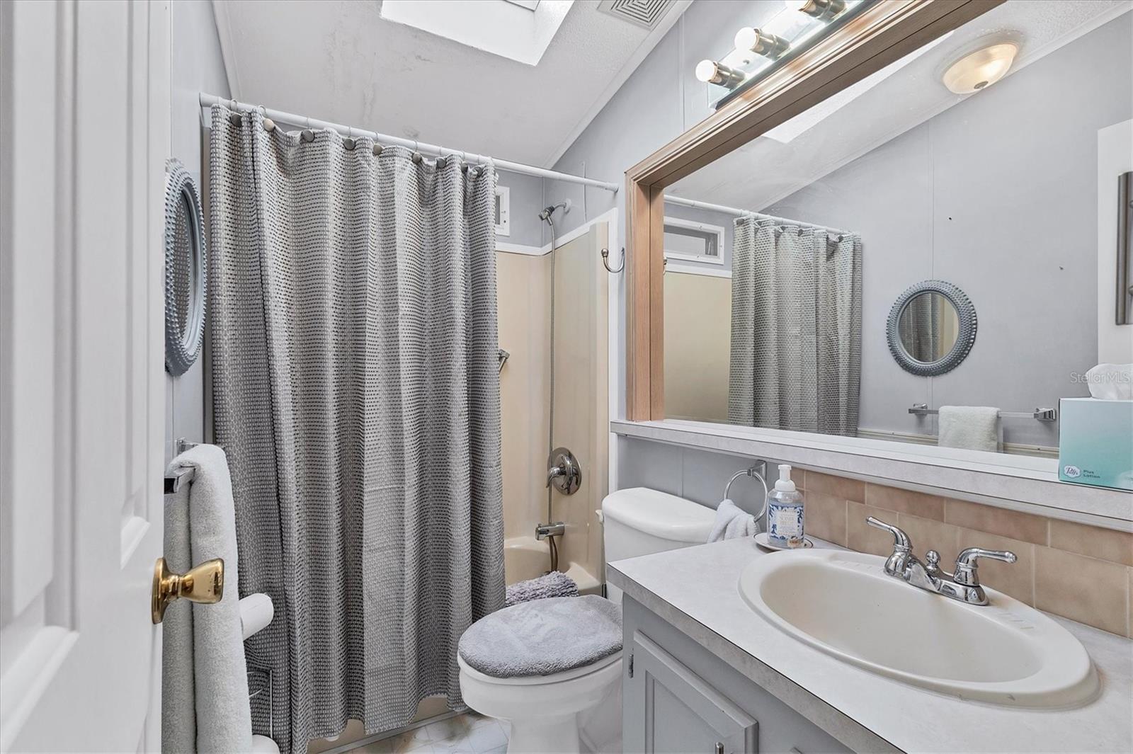 SHADOW BROOK MOBILE HOME - Residential