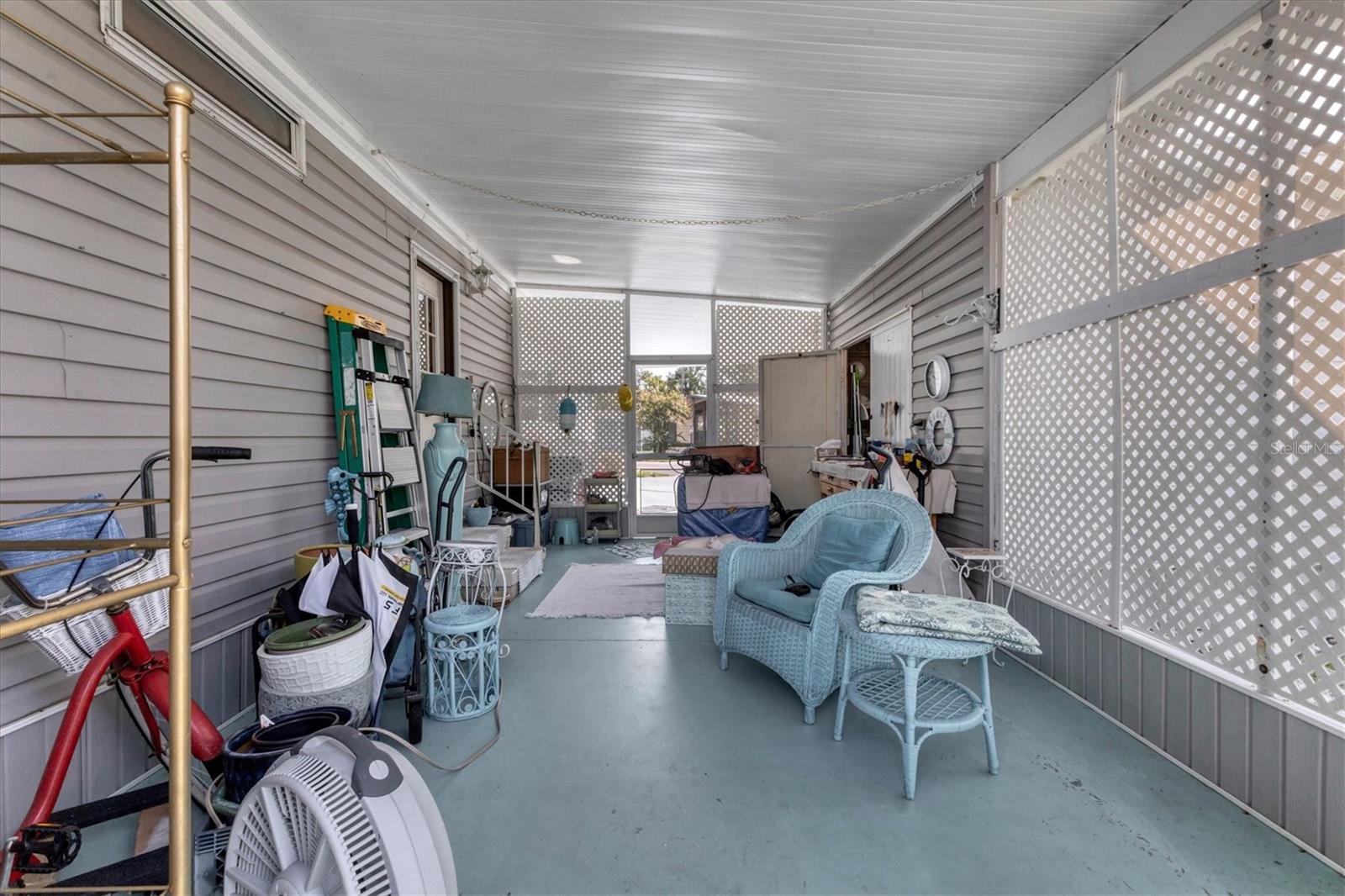 SHADOW BROOK MOBILE HOME - Residential