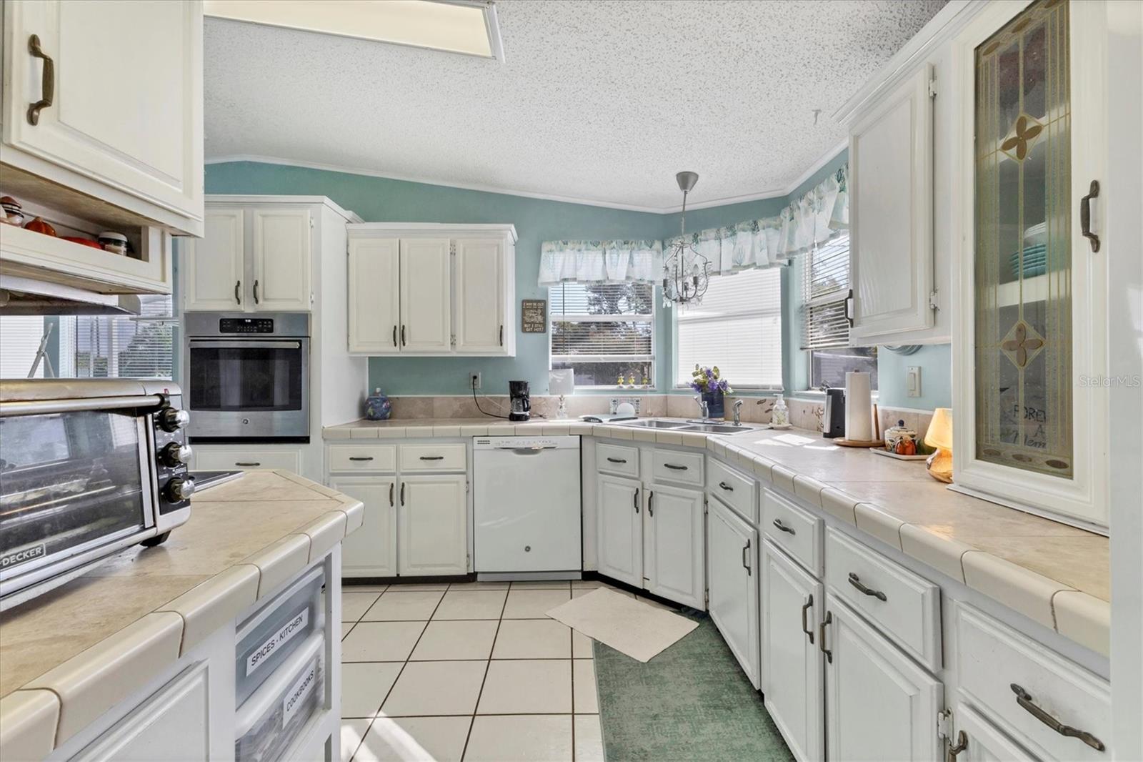 SHADOW BROOK MOBILE HOME - Residential