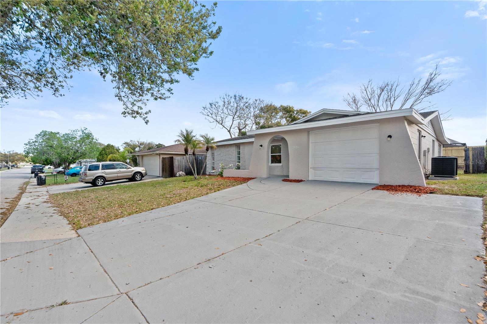 9020 HUNT CLUB LANE