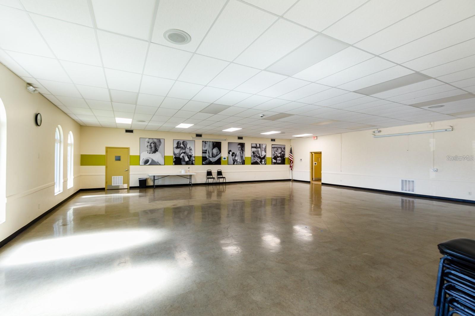 ON TOP OF THE WORLD - Residential