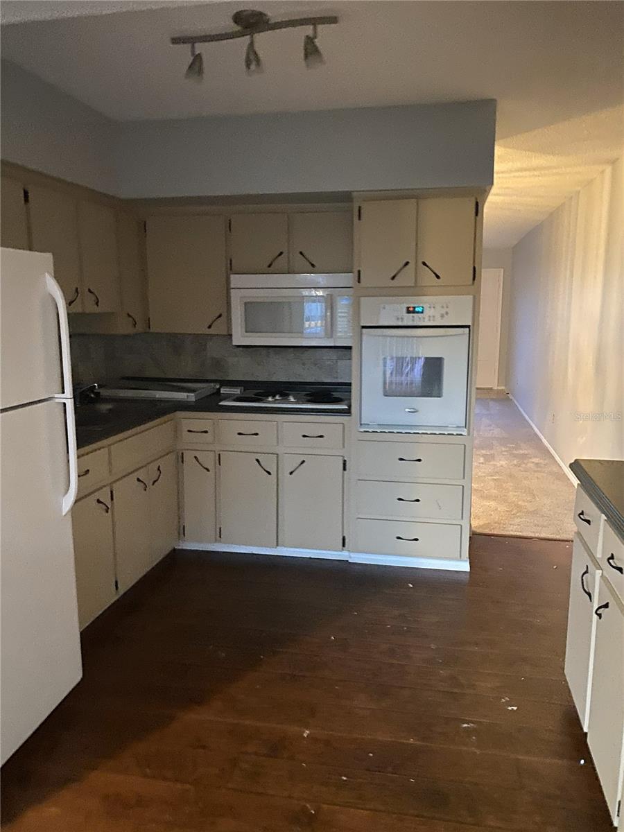 ON TOP OF THE WORLD - Residential