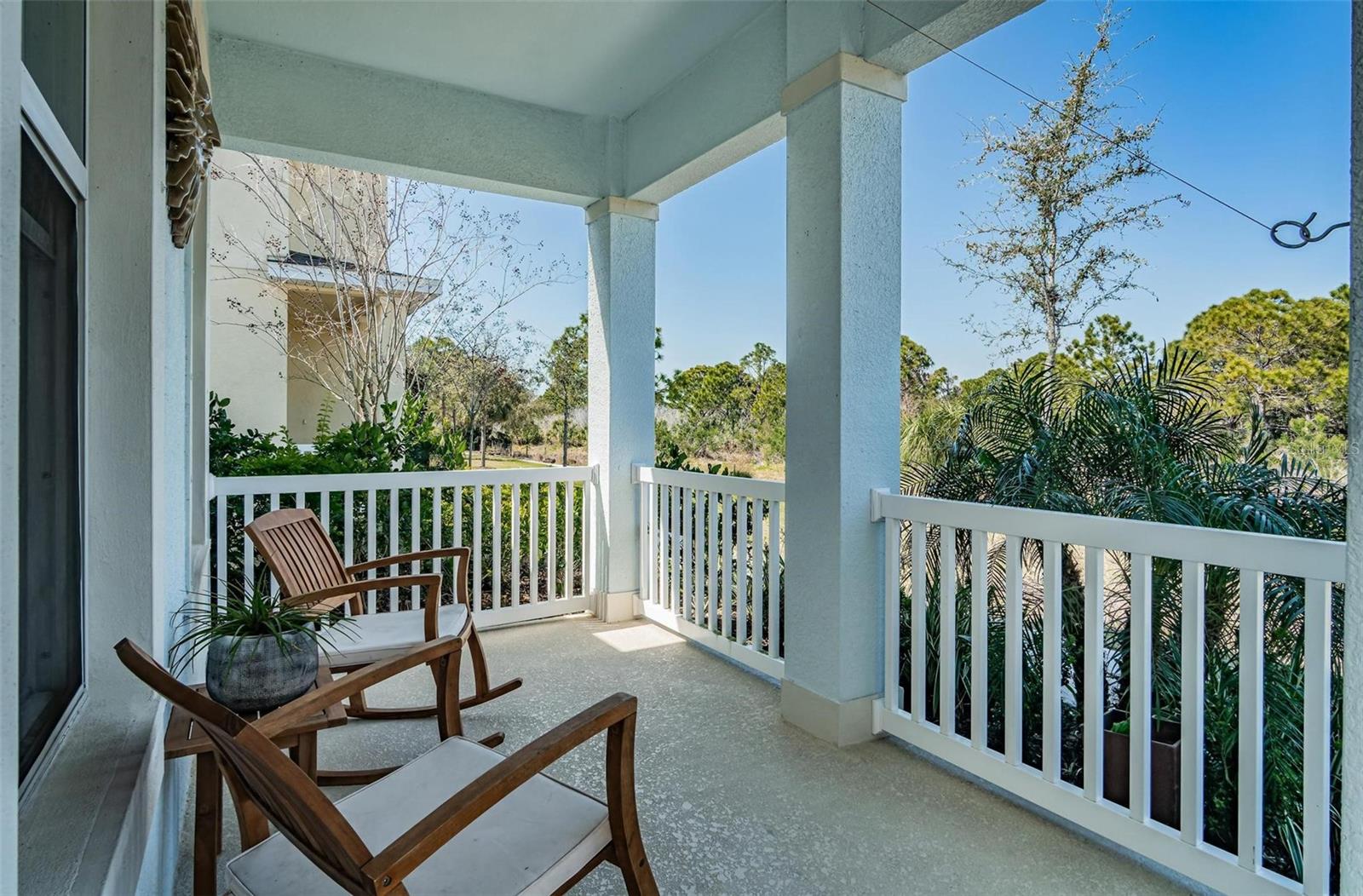 811 WINTERSIDE DRIVE