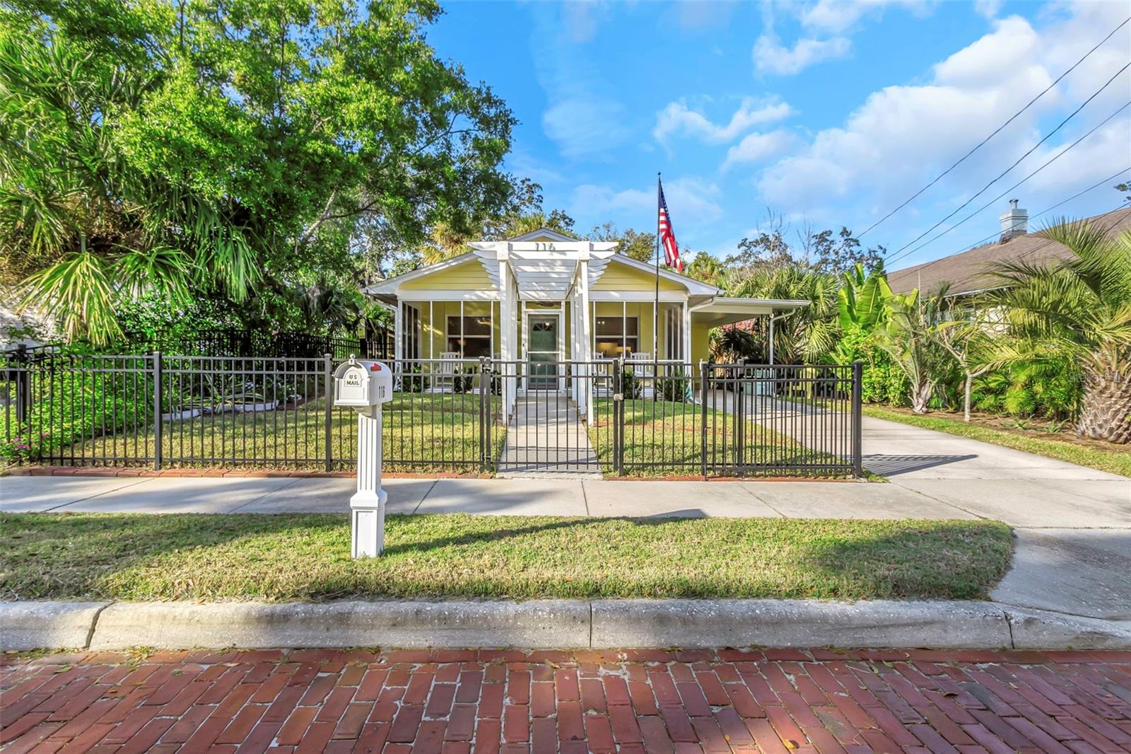116 READ STREET