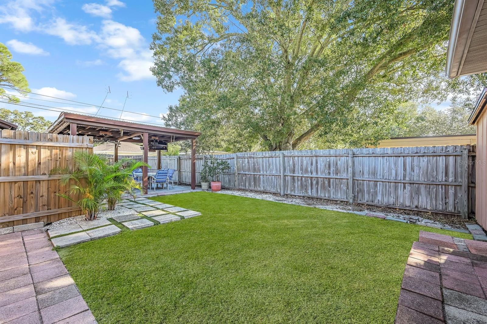 PASADENA TERRACE - Residential