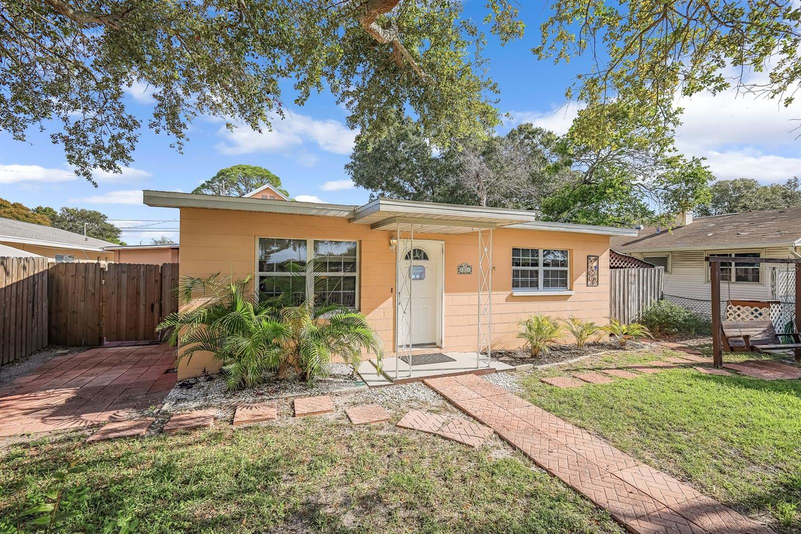 PASADENA TERRACE - Residential