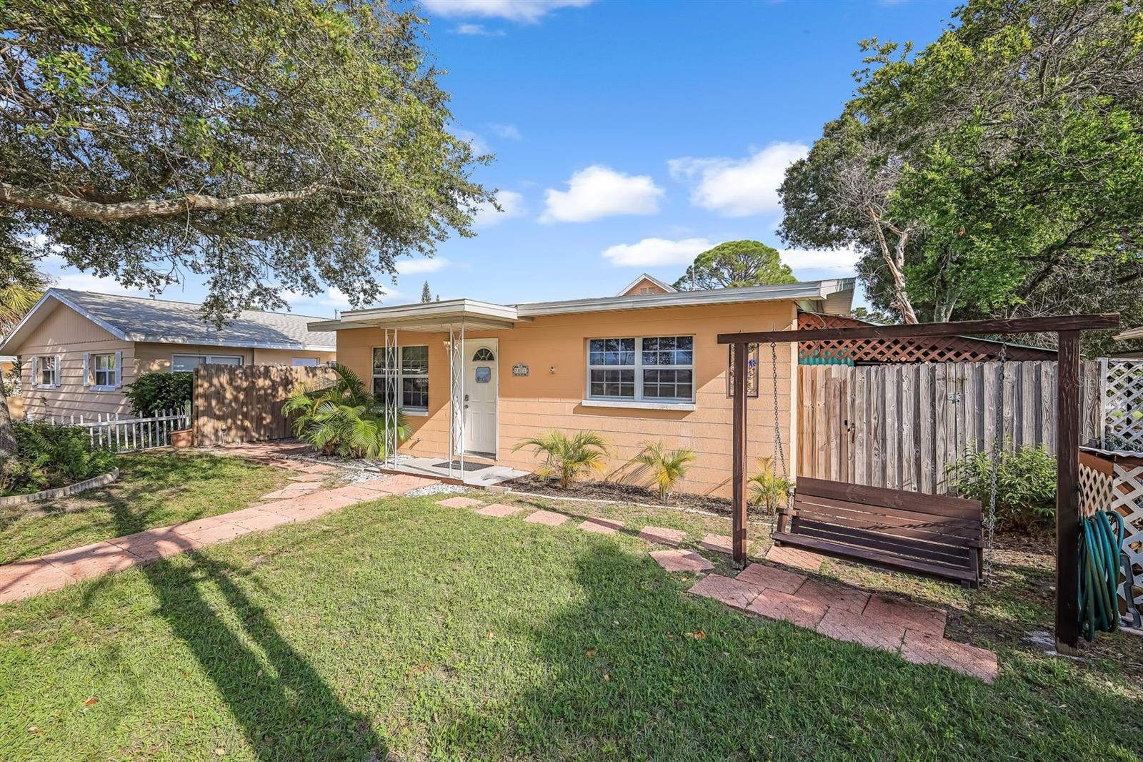 PASADENA TERRACE - Residential