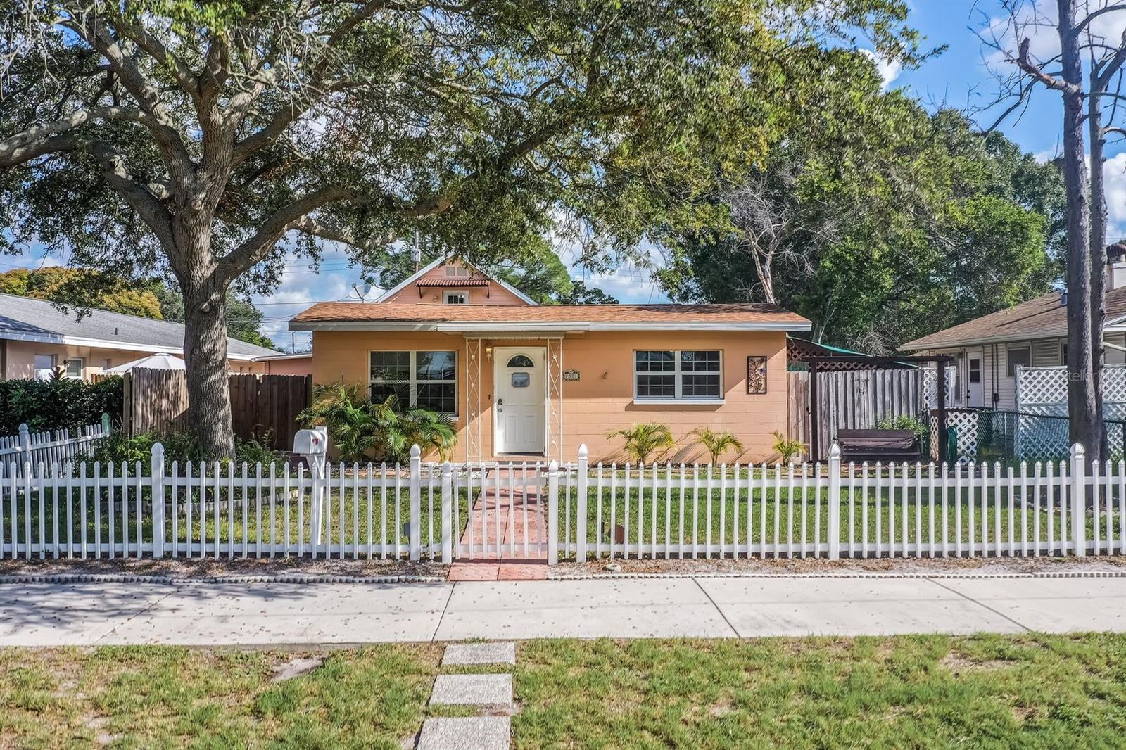 PASADENA TERRACE - Residential