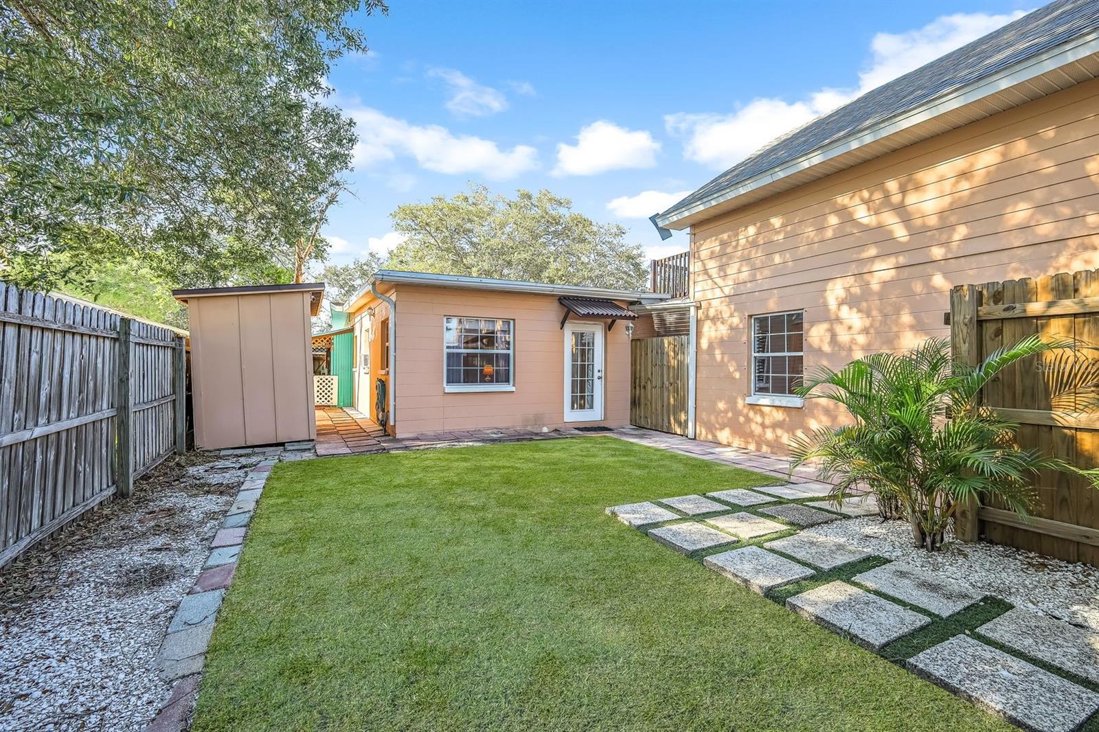 PASADENA TERRACE - Residential