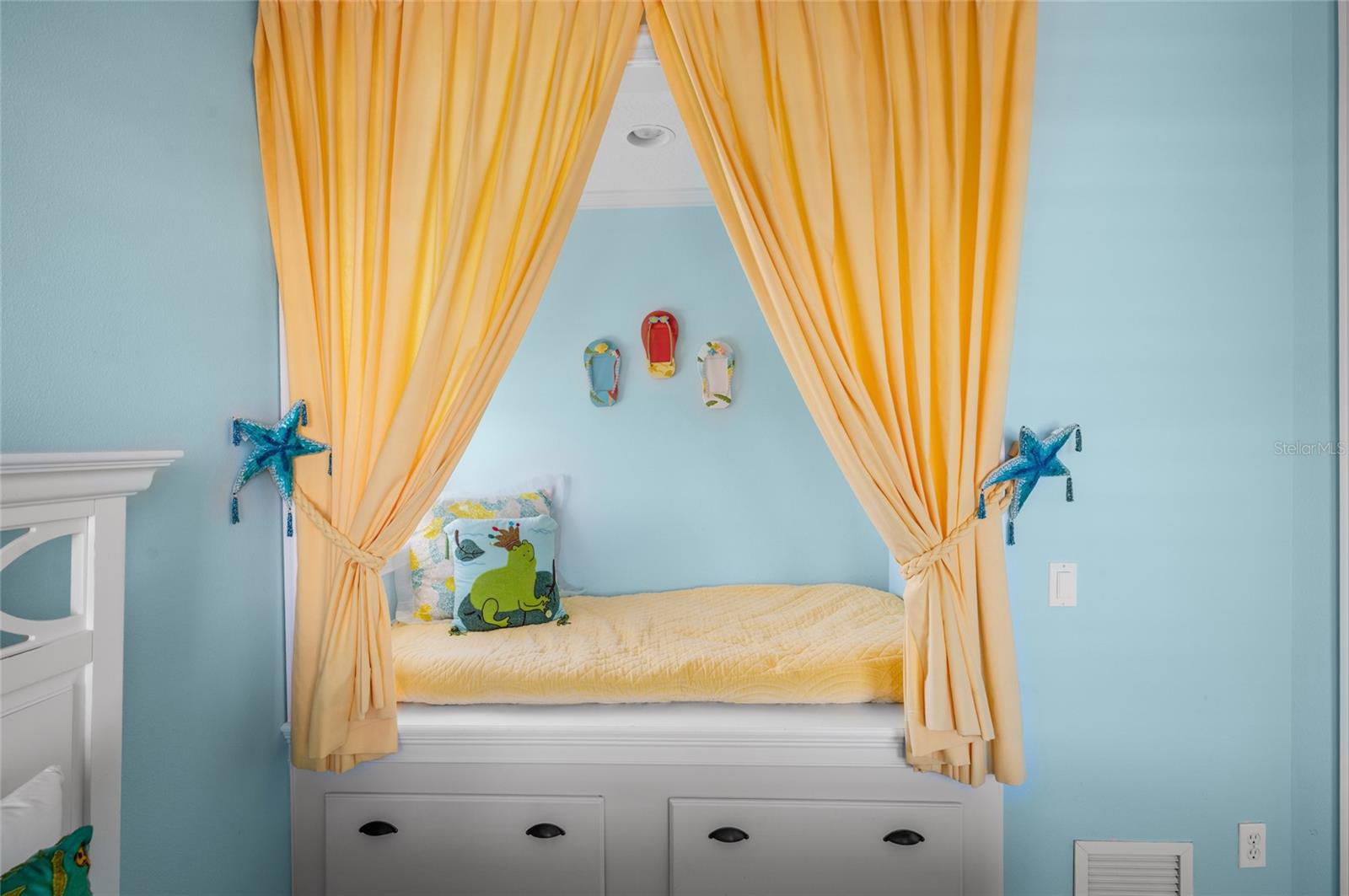 ANNA MARIA BEACH FIRST ADD - Residential