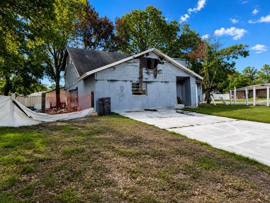 Photo of 606 Forest Hills Drive, Brandon, FL 33510 (MLS # TB8519147)
